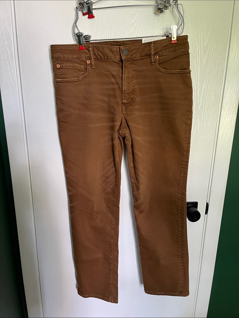 NWT men’s American Eagle Original Straight, Next Level Flax brown jeans. 33/30